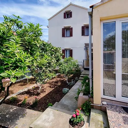 Holiday home Franceska *